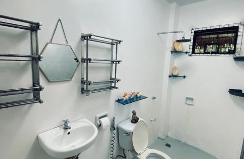 Puerto Princesa City Centre Hostel | Duck & Drift - a Sleeper Hostel - Just 1,7km from Airport
