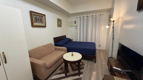 Lahug Apartment | Studio Condo Near IT Park Cebu with WiFi & Kitchen