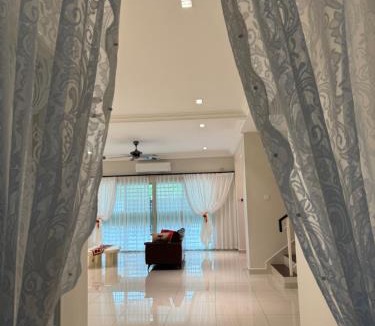 Teras House | French Style Raub Homestay劳勿法式民宿-靠近榴莲园