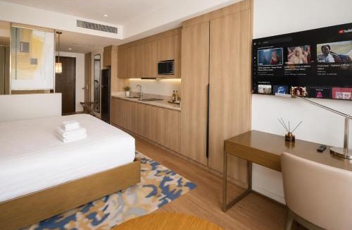 Makati Hotel | Light Premium Suites, Novotel Acqua Manila near Makati