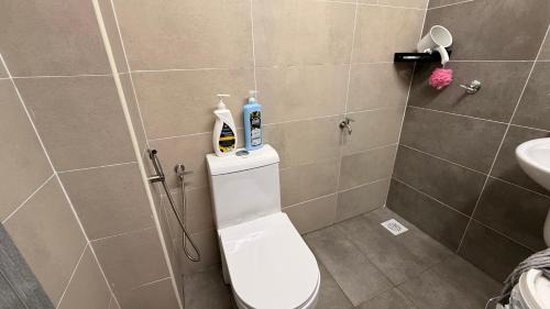 Simee House | Awan Homestay Ipoh 4BR 3BA 10 Pax Full AC Stadium Perak