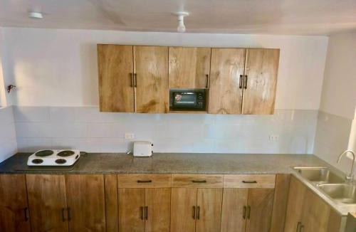 Puerto Princesa City Centre Bed & Breakfast | Noah Bed&Breakfast 3 Private Room NEWHOME Quiet Place to Stay 14 Minutes to PPS Airport
