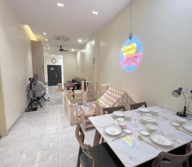 Kuala Lumpur Villa | KL-Segambut & 5KM Mont Kiara & Kepong 14Pax4Car