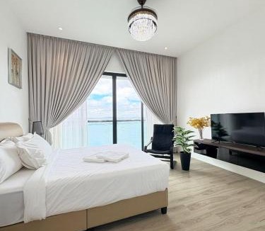 Bandar Baru Permas Jaya Apartment | Marina View Resort - Twin Bed Room