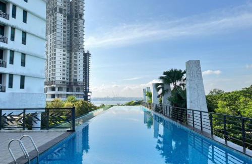 Bandar Baru Permas Jaya Apartment | Marina View Resort - Deluxe Room