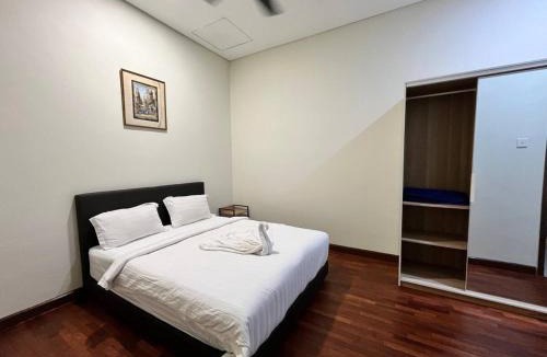 Bandar Baru Bangi House | Spacious 6BR Family Home Near Shops and Wi-Fi