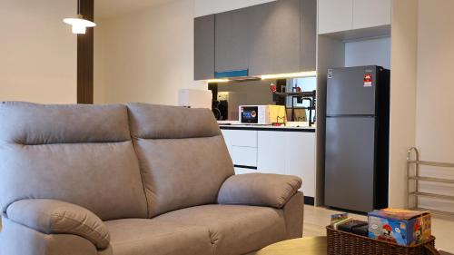 Kuching Apartment | Resort Style at Milano Eight 817 opposite Vivacity 8 pax
