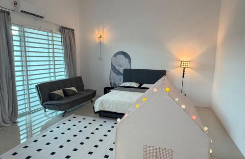 Kampung Lembah House | 4B 3R Cozy Spacious Near Dewan Millenium Fully Aircond