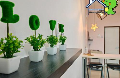 Taman Mount Austin Apartment | Lovely Studio City View Balcony Palazio Mount Austin by GDRAGON HomeStay