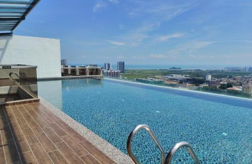 Malacca City Apartment | Infinity Pool Seaview Malacca 2-6 pax 5minJonker
