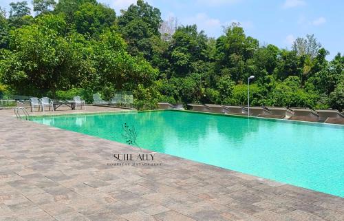 Larut Apartment | Taiping Lotus Lake - Pool-Netflix-Sunset View