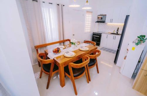 Libaong House | Elegant 3BR House Panglao Pool Hot Shower Netflix