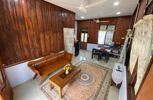 Jasin House | Ra&Ro homestay
