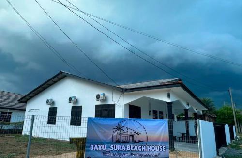 Dungun House | Bayu Sura Beach House - Aircond, Netflix & WiFi