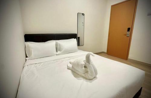 Bandar Tun Razak Hotel | Swing & Pillows - The Earth, Bukit Jalil