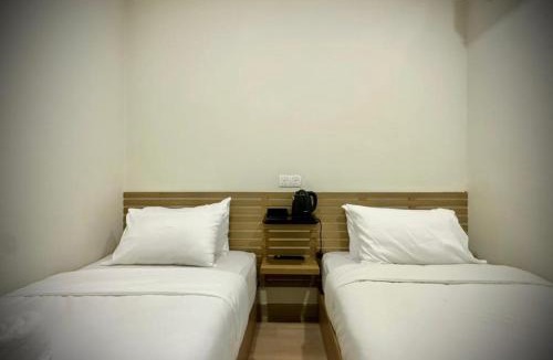 Bandar Tun Razak Hotel | Swing & Pillows - The Earth, Bukit Jalil