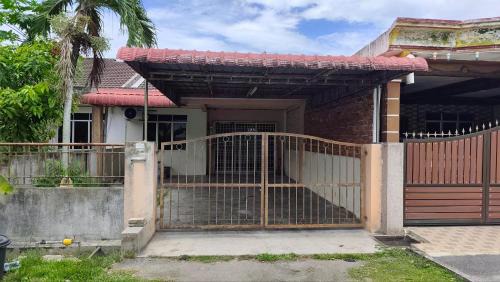 Lubok Merbau House | ASA Homestay