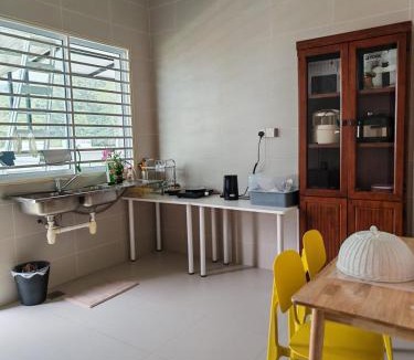Gelugor House | Penang Gelugor Landed House 4Rooms 3 Bathrooms