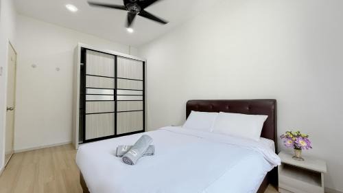 Larut Apartment | Lake Garden View 3BR with Pool & High Floor near Lake Garden Zoo Taiping