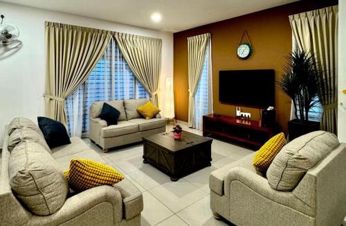 Bandar Penawar Villa | Desaru Beach-5 Bedrooms-Luxury Pool-BBQ-Billiards-KTV & Switch