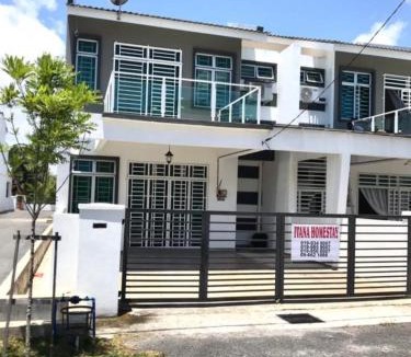 Kampung Telaga Batin Apartment | Spacious Family Homestay Near Airport & Beach