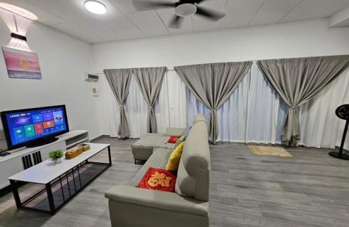 Taman Maya House | Spacious 3BR Family Home in KK