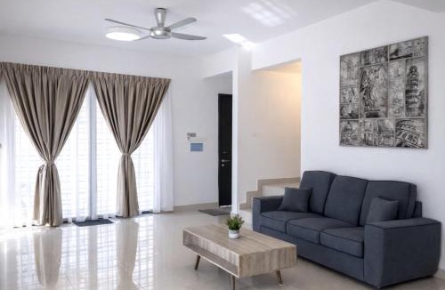 Ulu Tiram House | The Sam's Homestay Johor Bahru with KTV BBQ Netflix