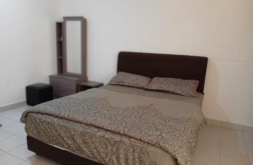 Central Seberang Perai Apartment | Seberang Jaya Family Pool Homestay Near Hospital 3 Bedroom Aircond 2 Bathroom & Family Room Aircond