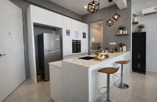 Seri Tanjung Pinang Apartment | Seaview High Floor 2BR Suite Bathtub & Sauna near Gurney Jazz Suites 21