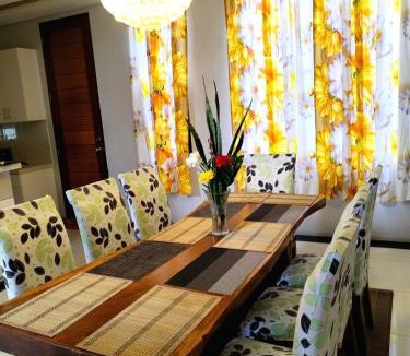Angeles City House | Cozy Peak Staycation