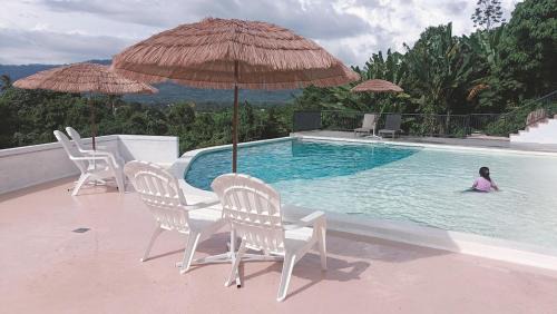Kuala Teriang Apartment | Spacious & Scenic View with Swimming Pool Aza Sunset Villa 2