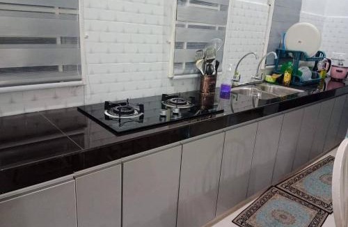 Kampung Ayer Merah House | Mok Jah Homestay