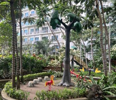 Mandaluyong Apartment | Roomi Stays Acqua Private Residences