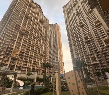 Pasig Apartment | Spacious 3BR 2 balcony Resort vibes near BGC