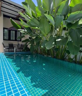 Asam Kumbang House | Zen Retreat Glass Pool Villa