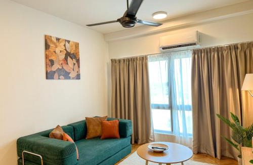 Shah Alam Apartment | Easy Check in Emira Residence for 2 to 4 pax
