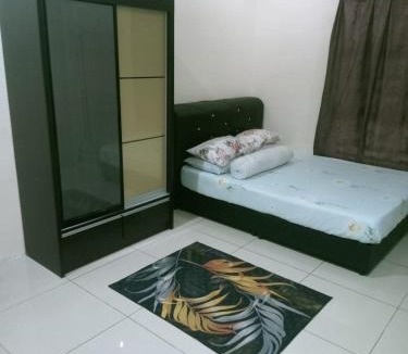 Jelai House | Azizan Homestay Bahau