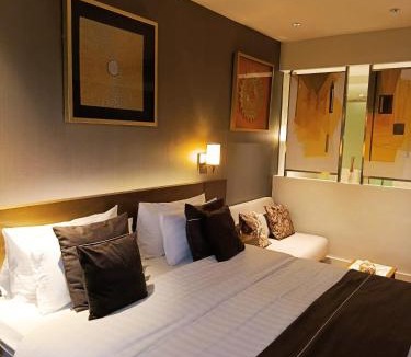 Makati Hotel | RBR LUX Novotel Manila Hotel Residences Acqua