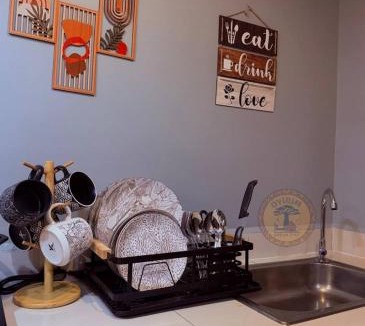 Paranaque Apartment | Cozy African Themed Unit in Parañaque