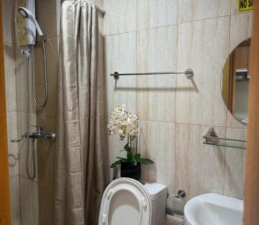 Barangay 670 Apartment | Cozy Condo in Ermita Manila near St Lukes Medical Center and US Embassy