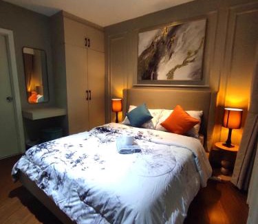 Downtown Apartment | Newly Interiored 1 Bedroom with Balcony, City, Manila Bay and Sunset View with Netflix, Free Access to Infinity Pool, Gym, Sauna