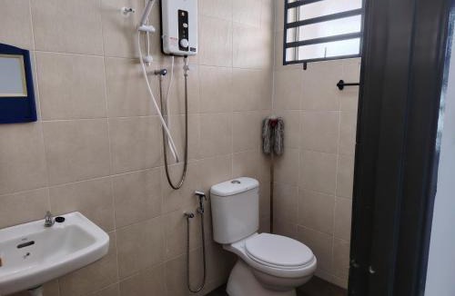 Taiping House | RSH Gemilang - 3 bedrooms, 2 bathrooms, private parking