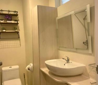 Mactan Export Processing Zone Apartment | Lolit cozy condo