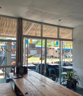 San Francisco Hostel | Lucy's Diner Hostel Cafe