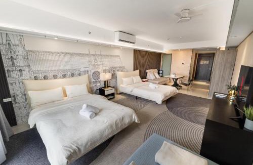 Baclaran Hotel | Spacious Family & Group Stay with City View near Airport, City of Dreams, Solaire, Okada, Mall Of Asia, and Ayala Malls