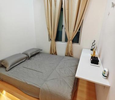 Johor Bahru Apartment | Family Kids Lover, Badminton and Big Swimming Pool -7pax