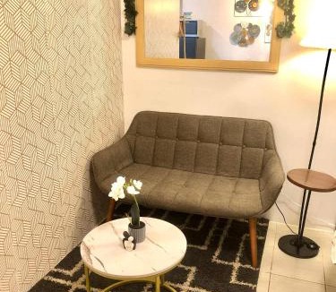 Barangka Ilaya Apartment | Cozy Staycation in Pioneer Woodland Mandaluyong