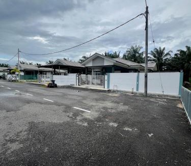 Jasin House | RXZ Homestay Sg Rambai with Supa Dupa
