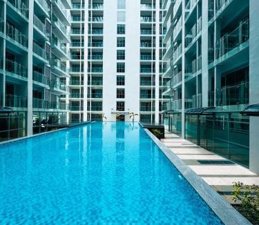 Baclaran Apartment | Cozy Suite with Sunset View near City of Dreams Casino, NAIA Airport, Solaire, Okada, Ayala Malls and MOA