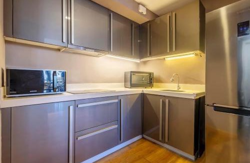 Downtown House | Versace-Inspired Condo Milano Residences